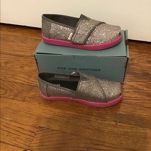Toms Little Girl Slip-Ons